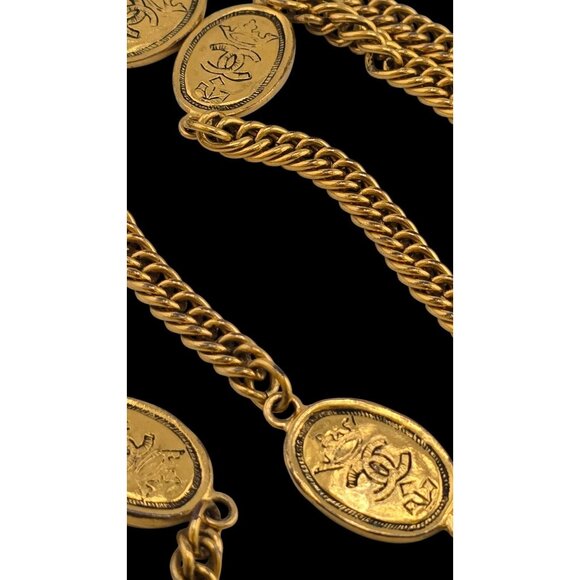 Authentic 1989 Season 26 Chanel 33" Gilt CC Logo Necklace - Picture 6 of 15